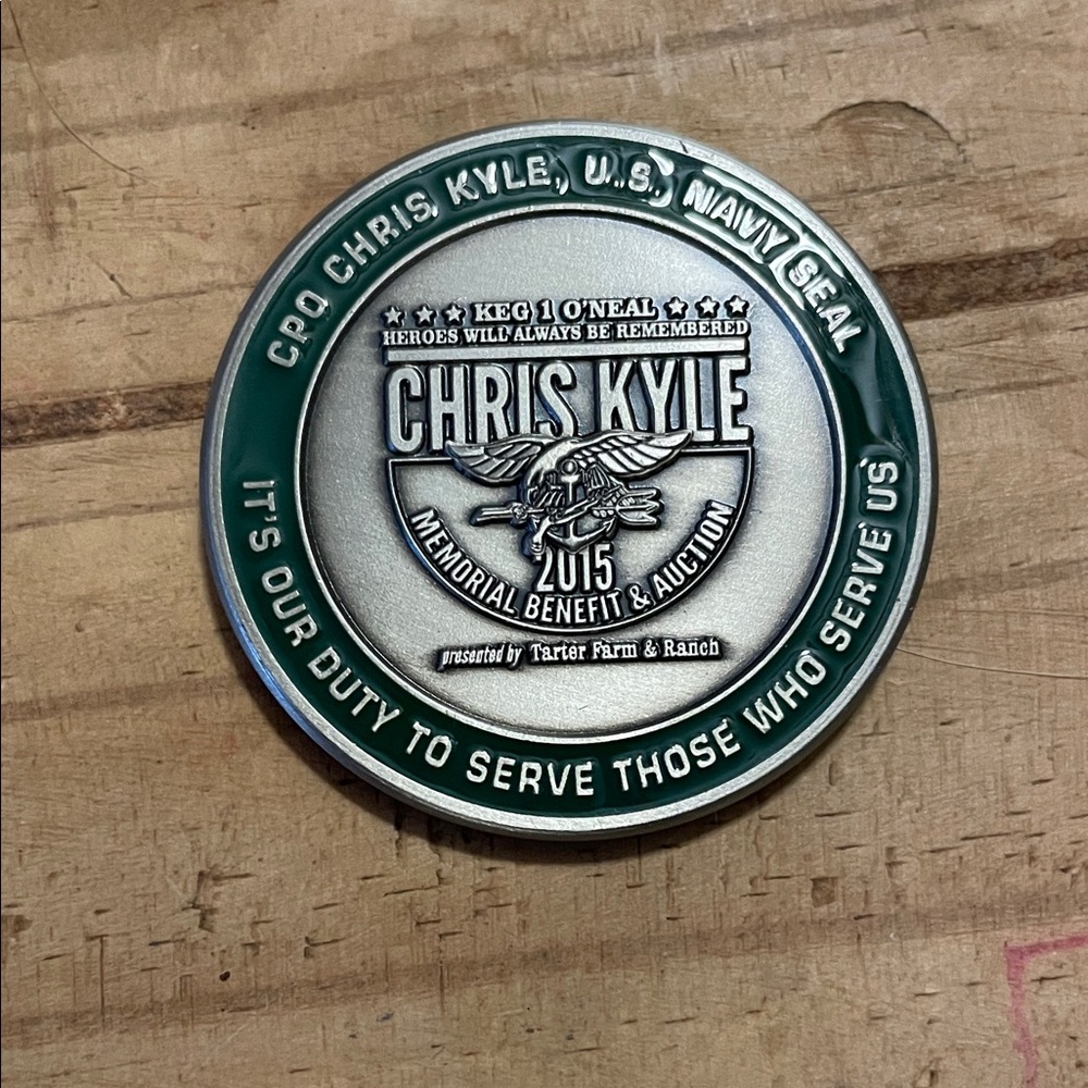 Collectors Chris Kyle Commemorative Coin - Green and Silver excellent condition